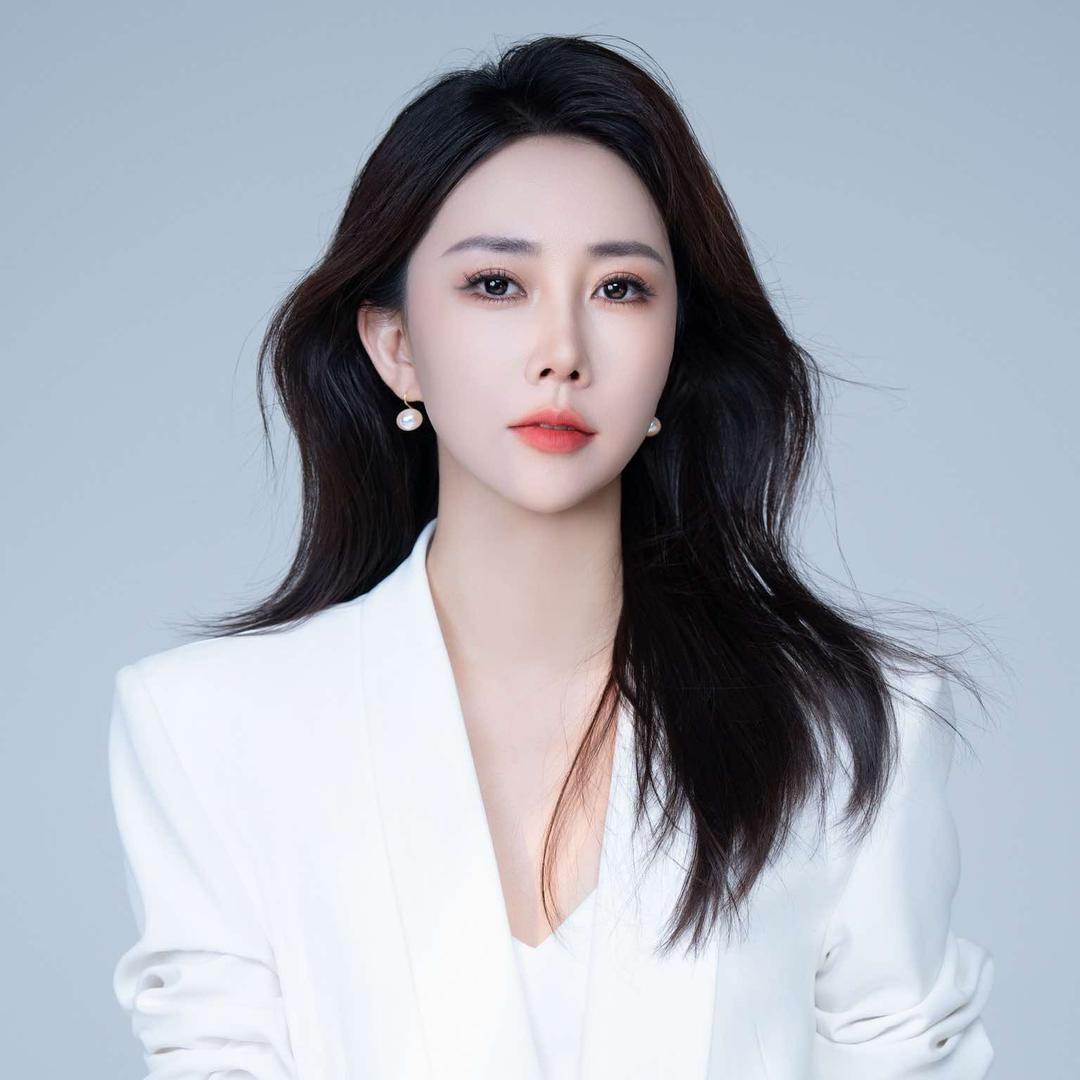 鄂尔多斯集美美学 吴比