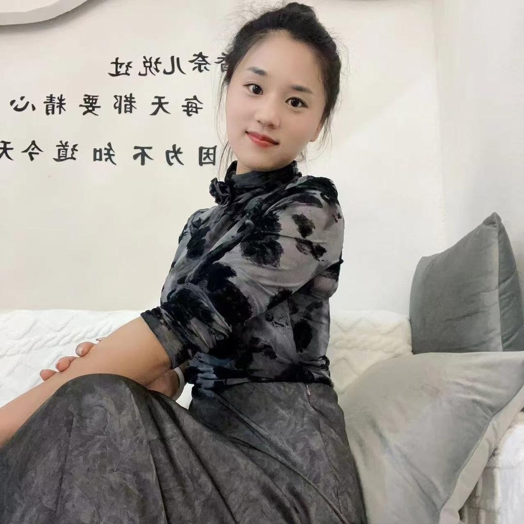 俏女神美甲美睫