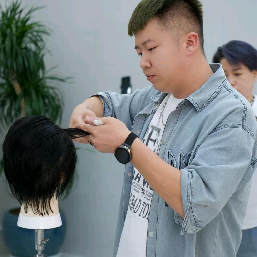 仟艺发型