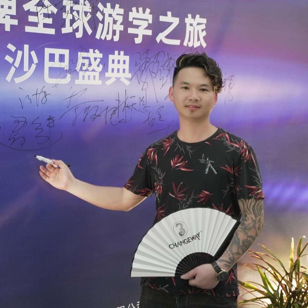 巴马丽泽技术总监泽歌