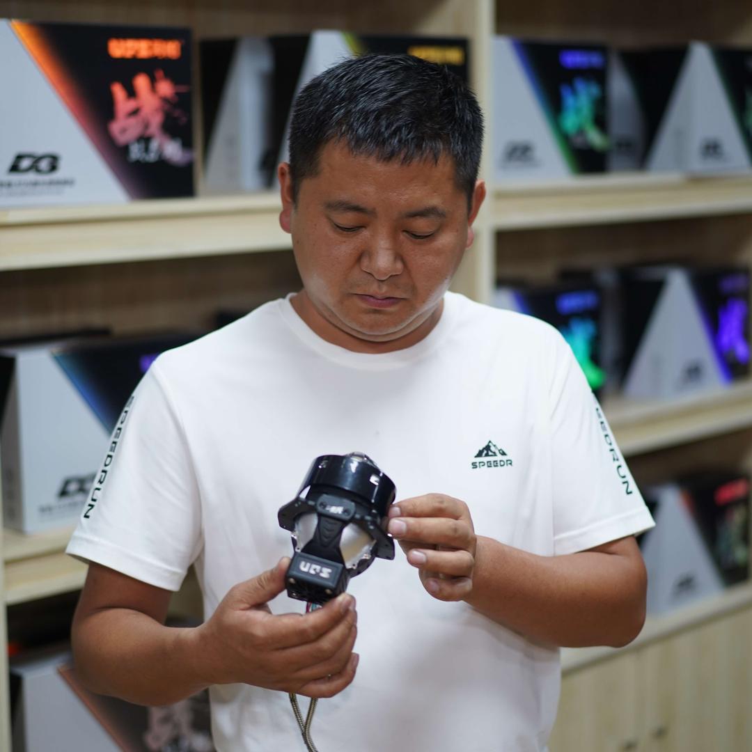 UPS阿帕·涛哥车灯