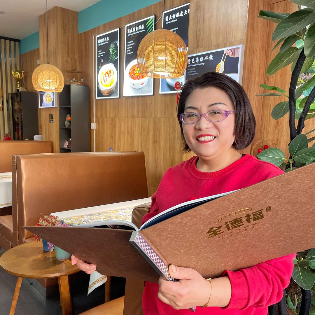在天津做本地菜的李姐