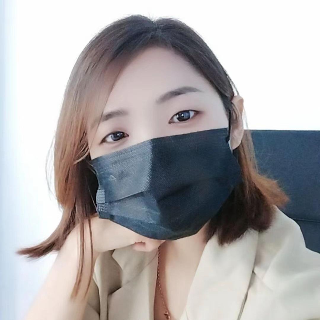 苏埠配眼镜的灵灵