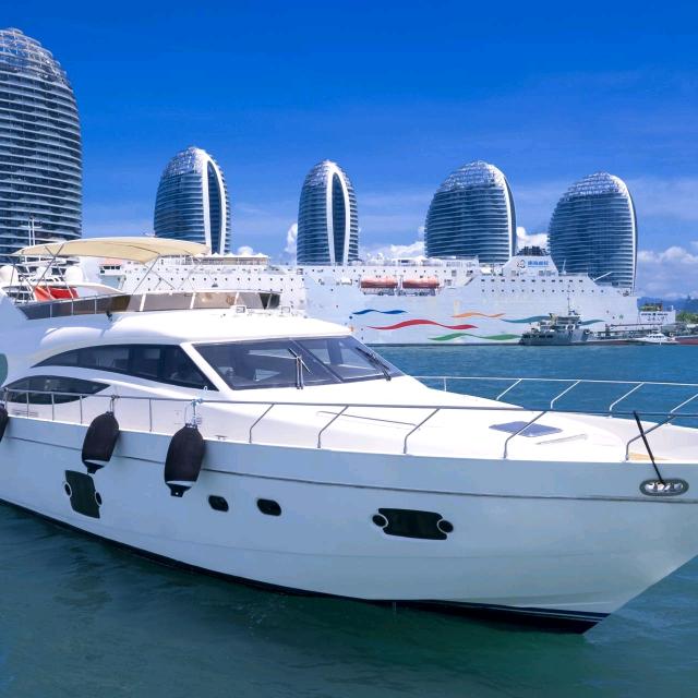 三亚向海游艇出海