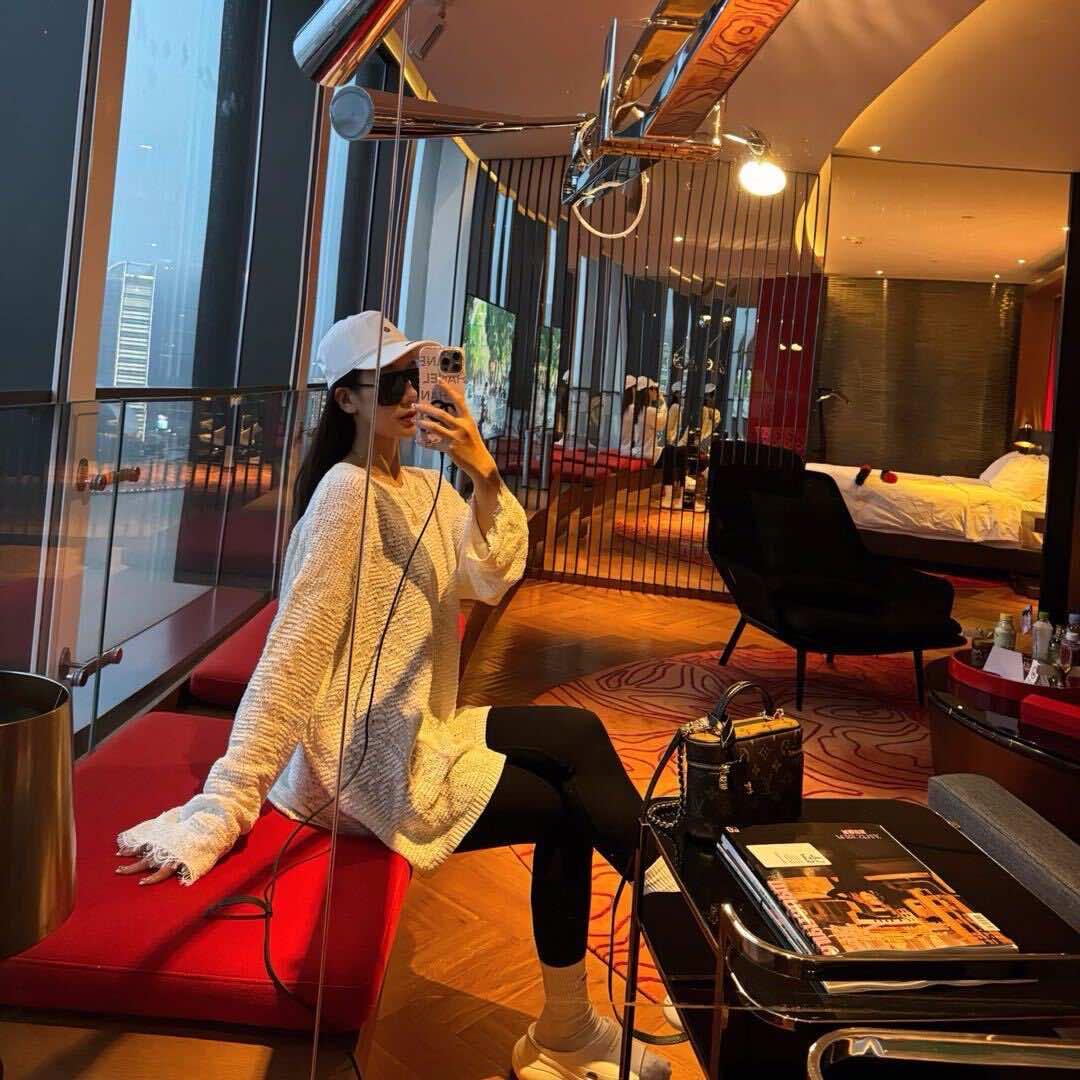 奢品汇高端女装(蓝天国际店)