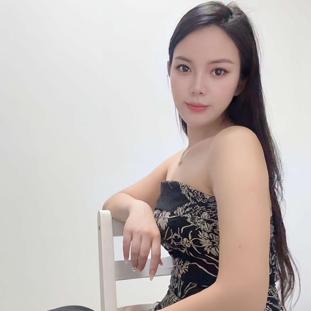 艳舍·眉眼唇