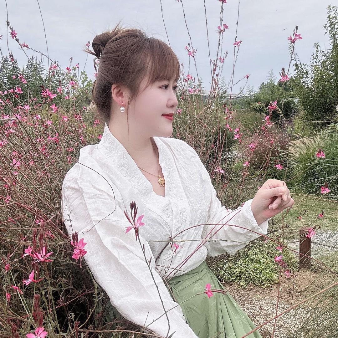 郑州吉光羽造型_薇薇