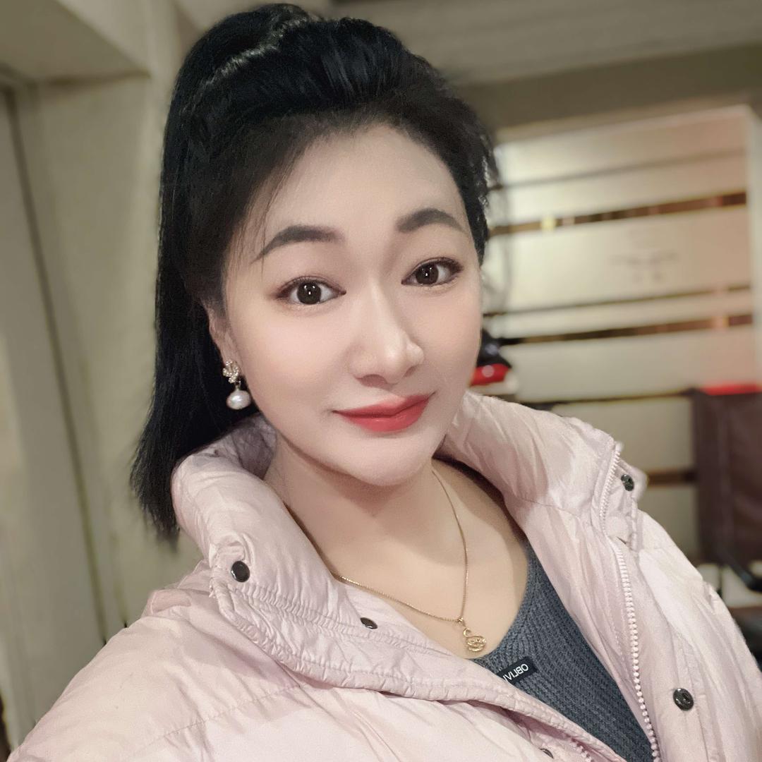方方在十里馋大排档
