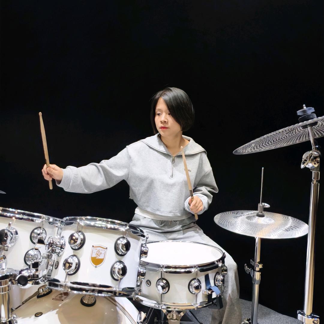 五度琴行(昌图恒盛东门对面)