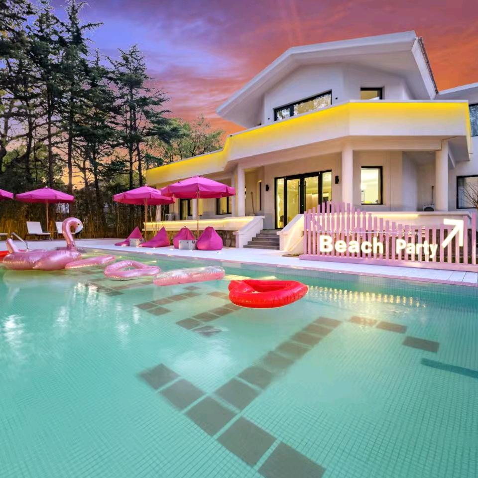 阿兰那美Modern泳池度假美宿