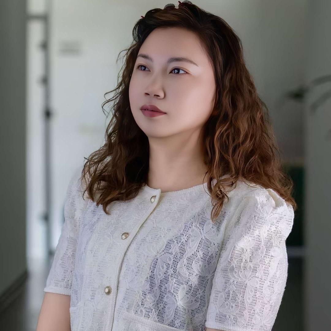 今悦美容馆倩倩