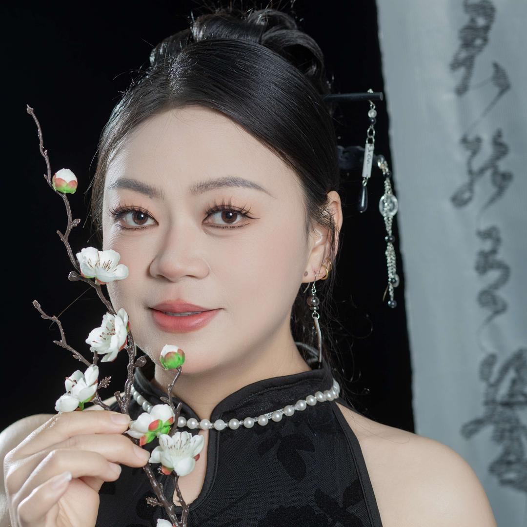 保山精品百货店的笑笑