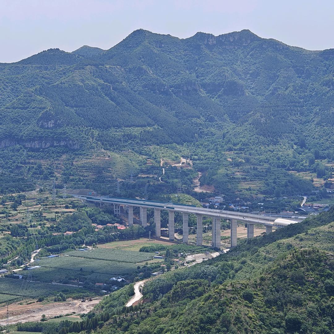 鸡鱼小院特色菜馆官方号