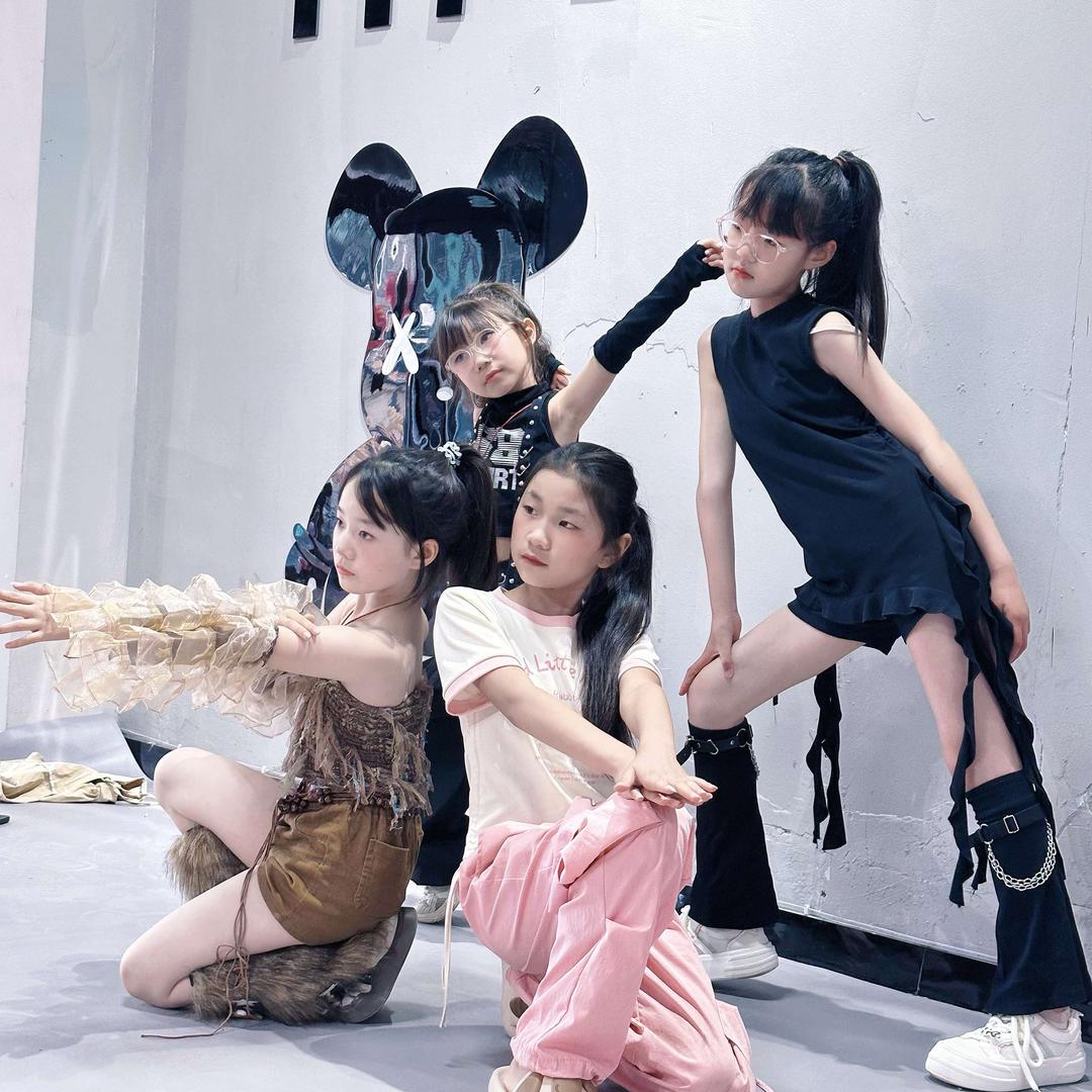 Hi Dance丹尼斯舞蹈 长智镇