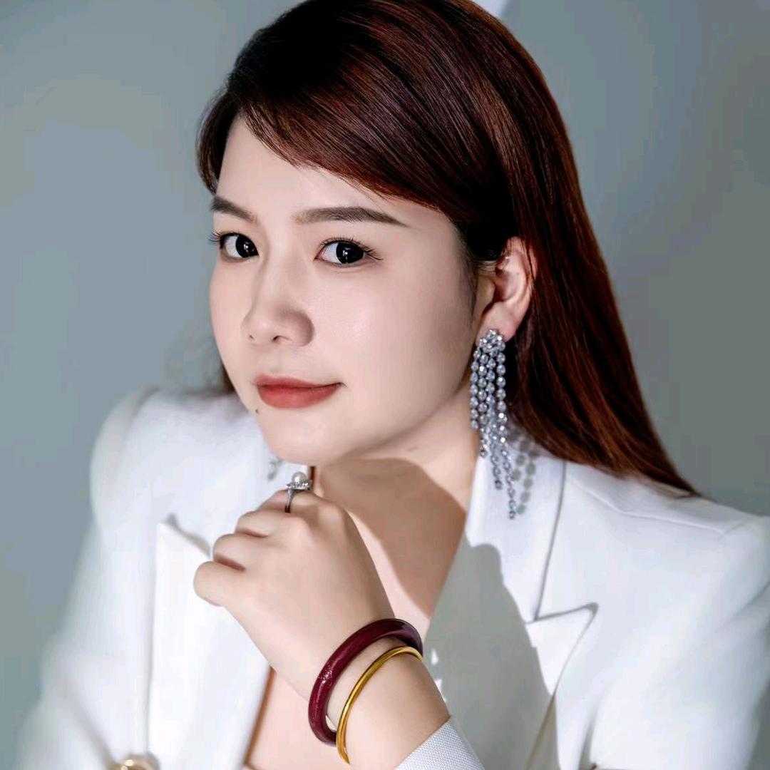 洁小白洗脸吧   顾问洁妮