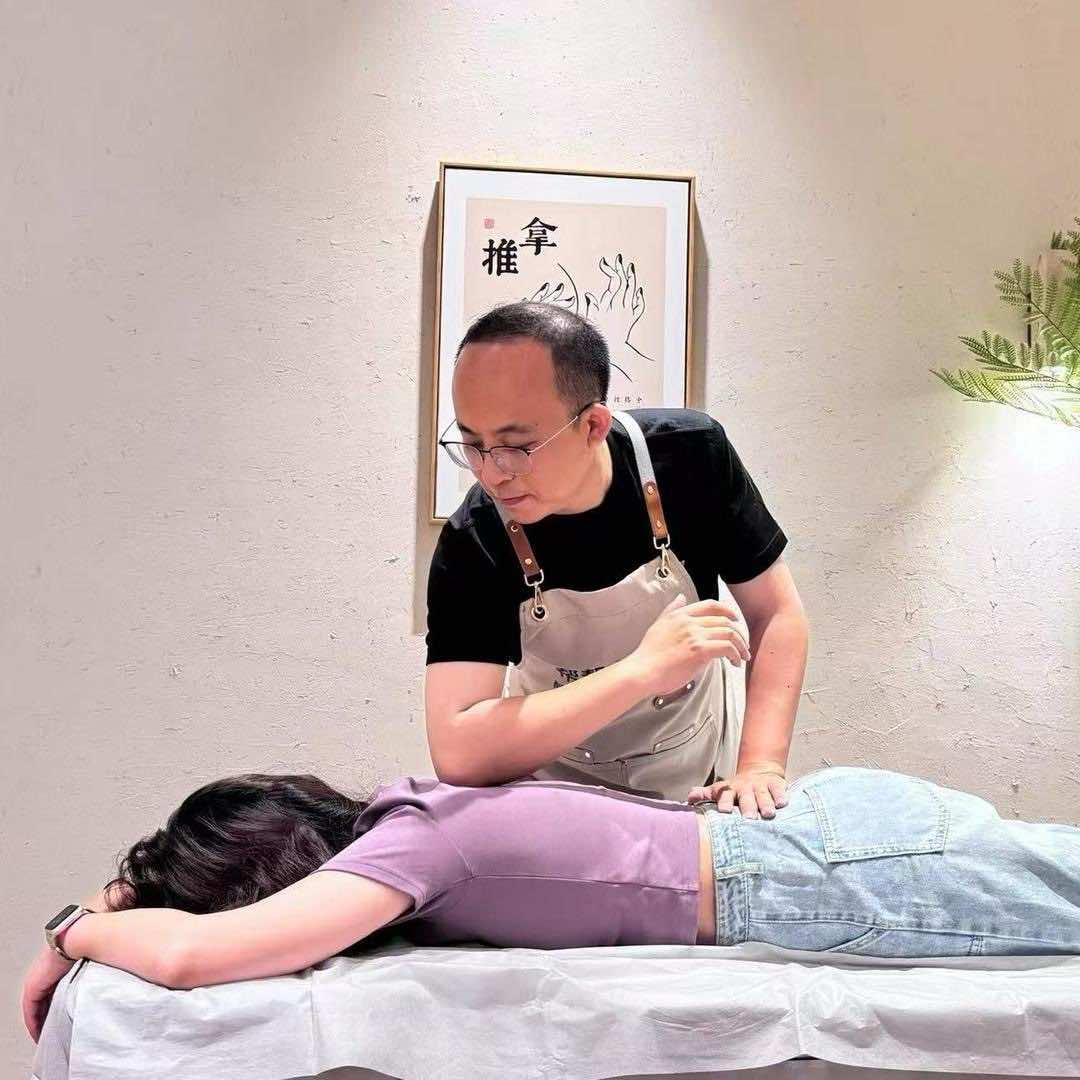 马鞍山帮帮盲推拿院 邵哥