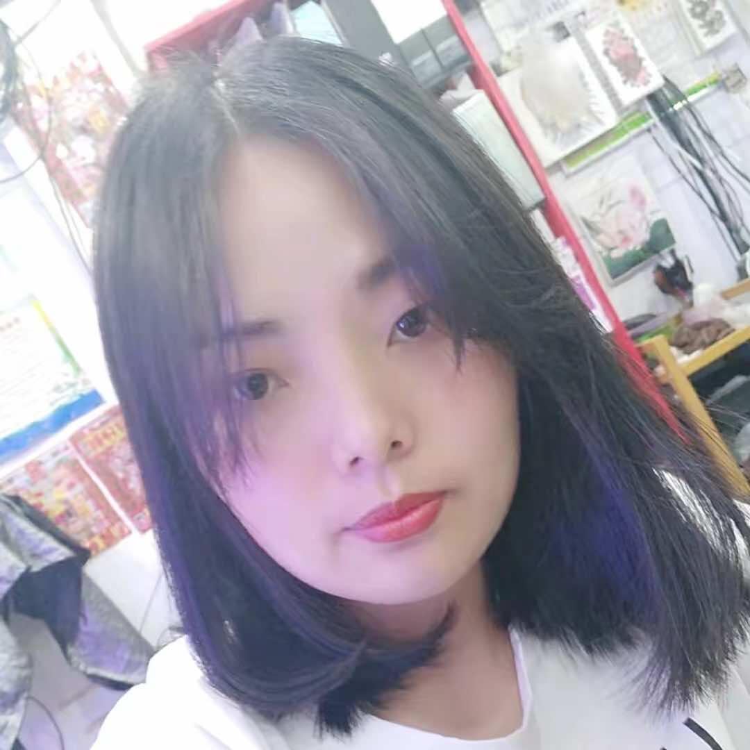 一个卖砖的小姐姐