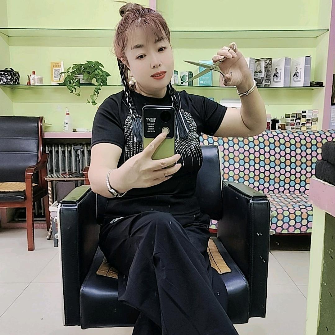 纤手美发（在旧步行街）