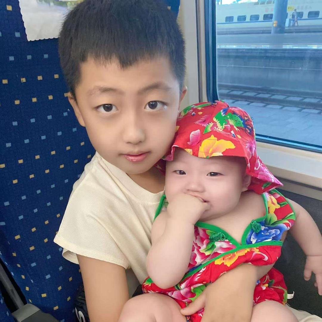 鑫宏运汽车脚垫太阳膜