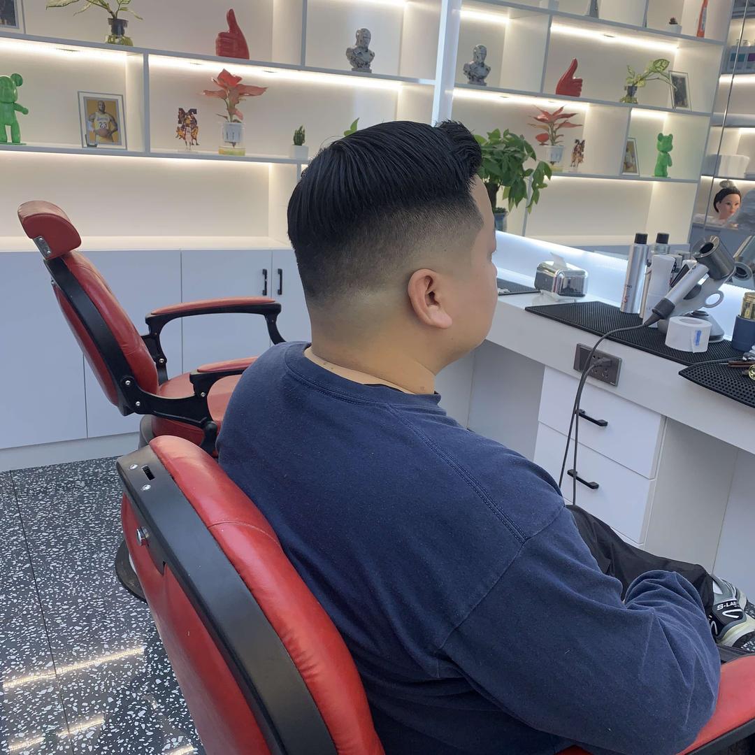 小马哥男士馆