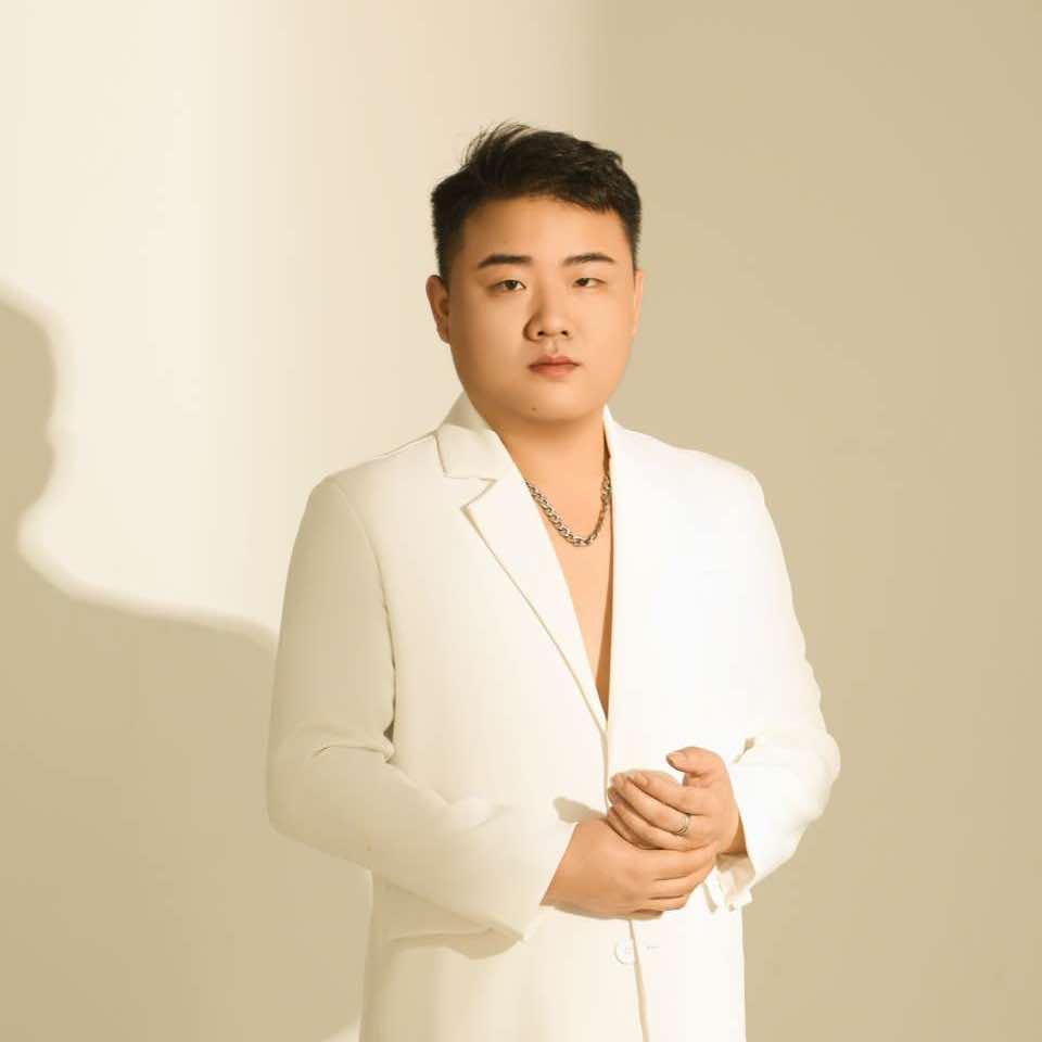 南京藤野雷霆专注烫染设计