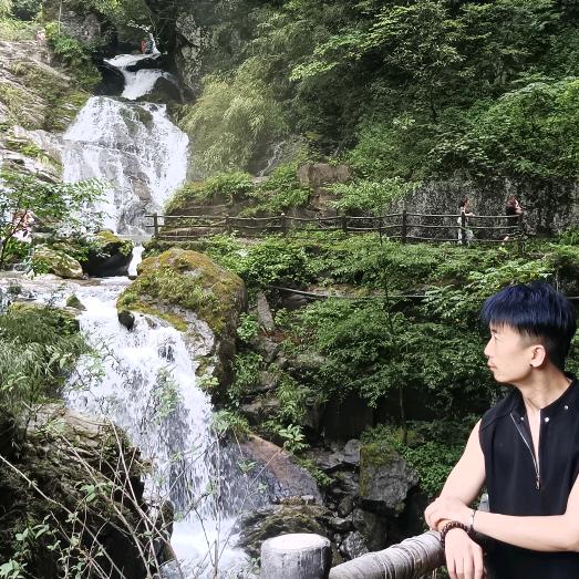 SY丝语理发店官方号