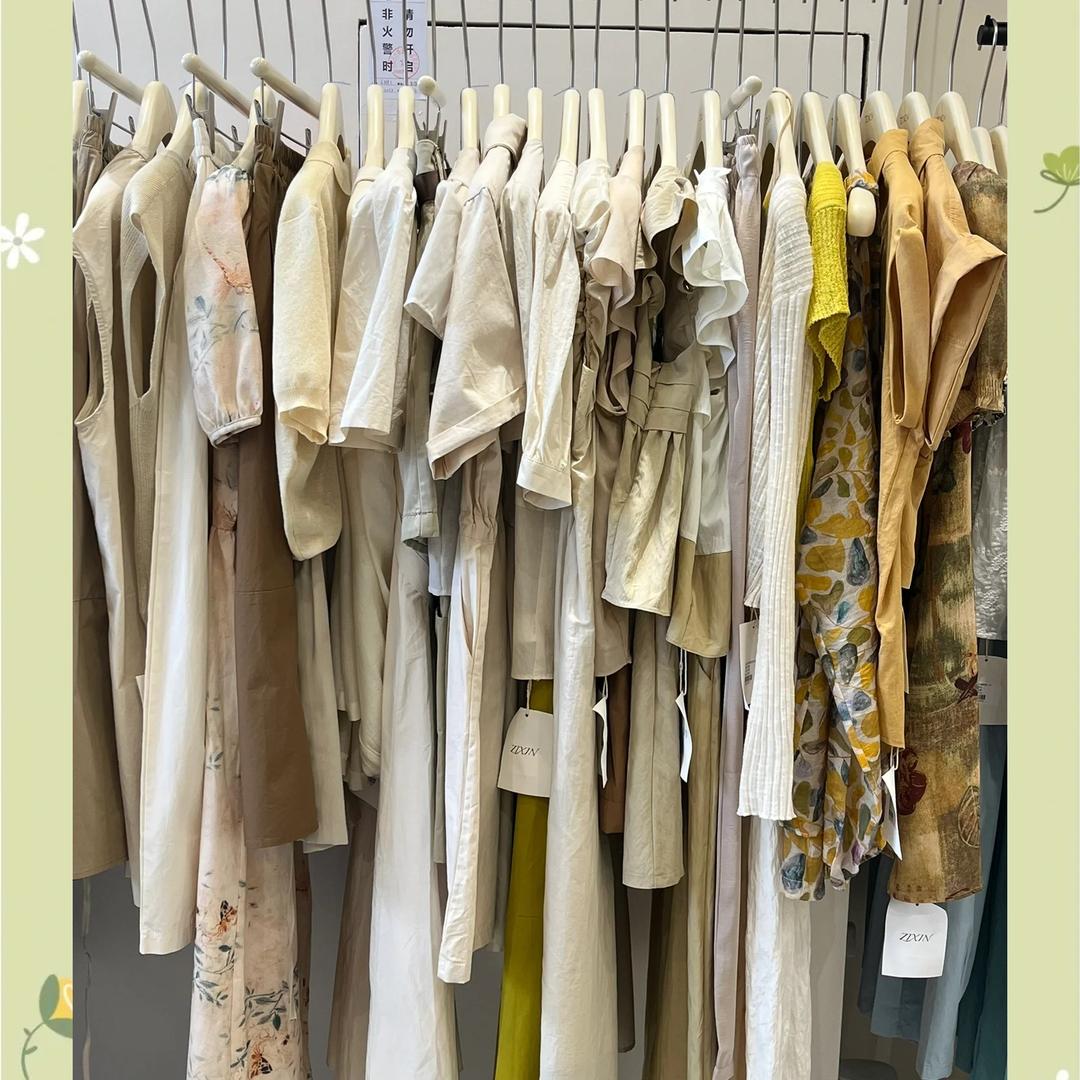 海椰林便利店台TAI衣橱店