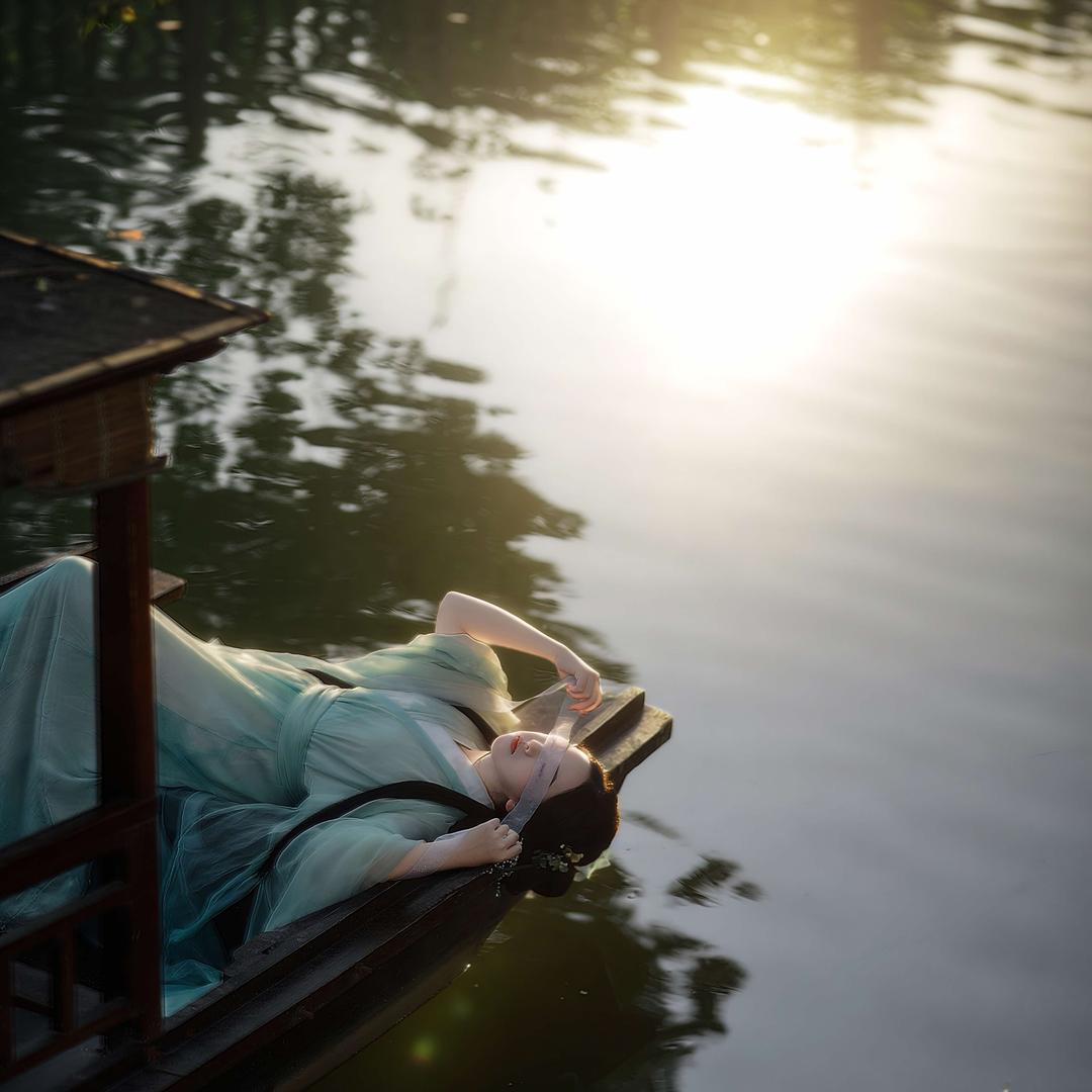 芊慕汉服摄影官方号