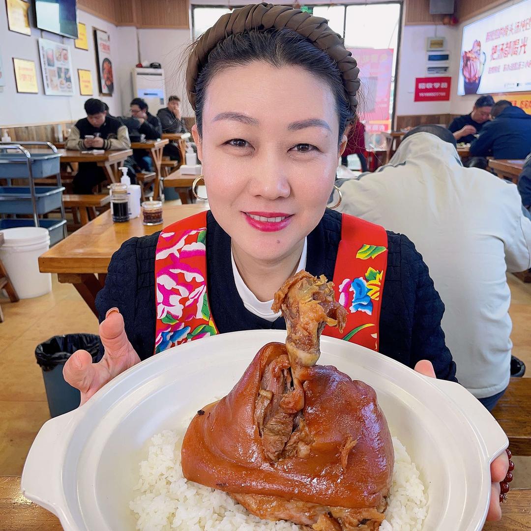 舅爷爷砂锅周口路总店