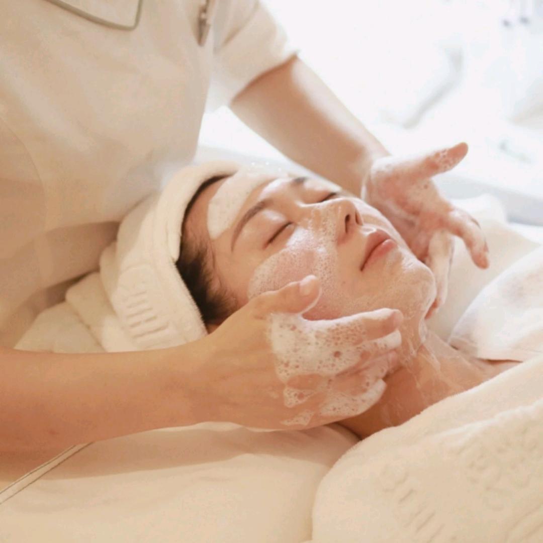 漂亮女人皮肤管理中心