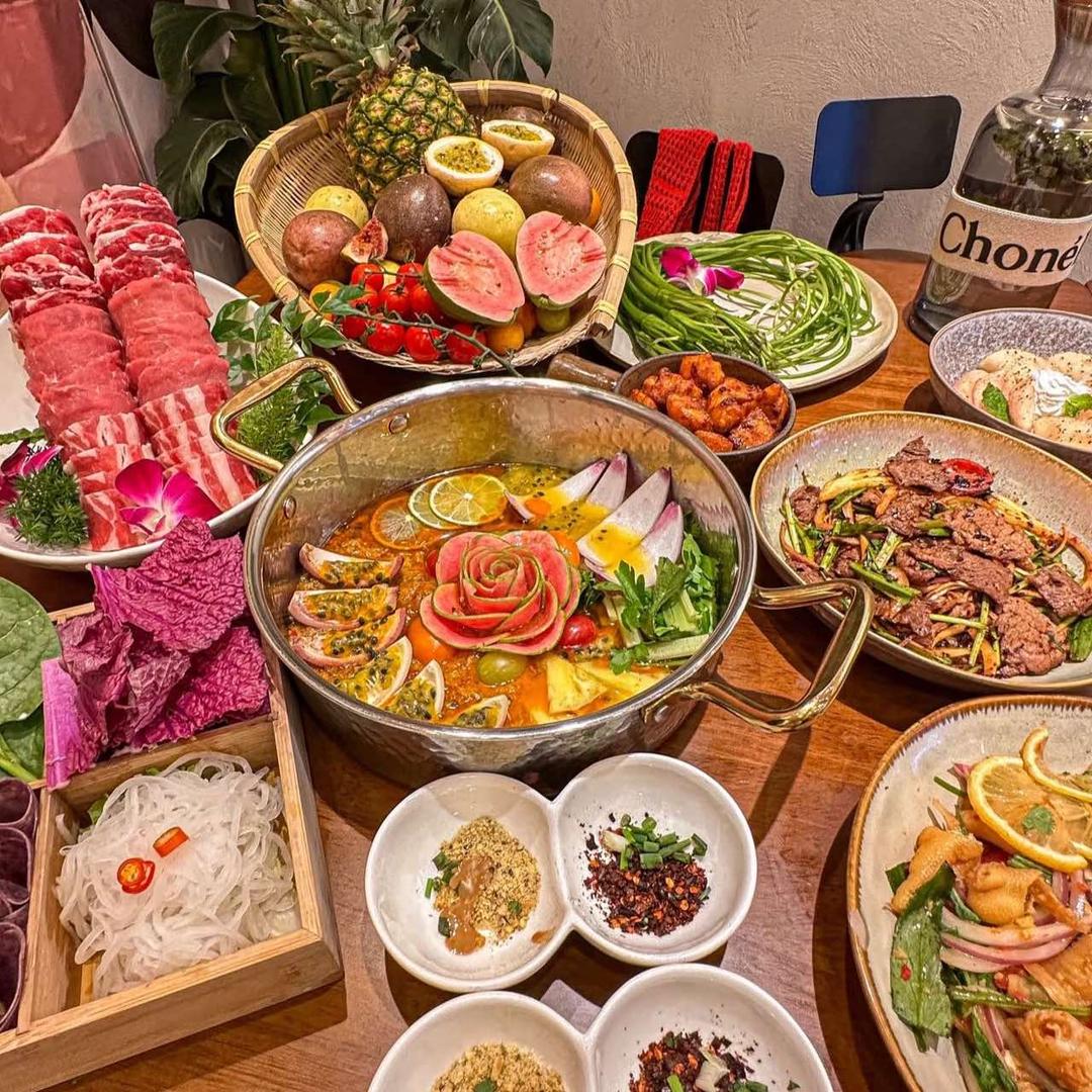 关关春树·云南百香果酸汤火锅