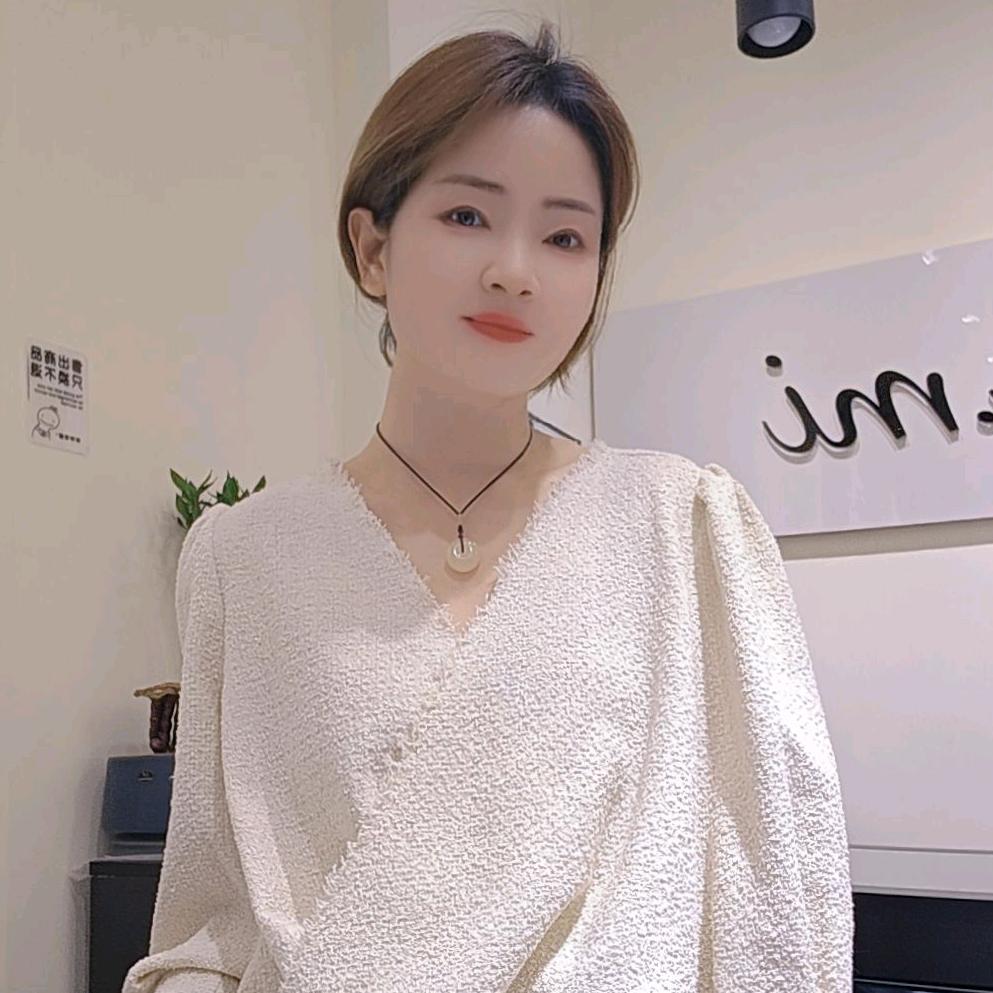 郑州实体女装店小明