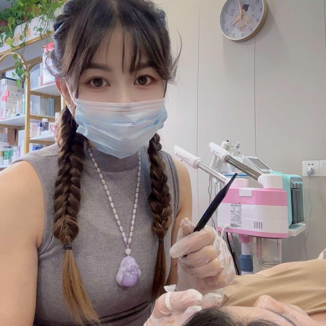 齐色美容美甲