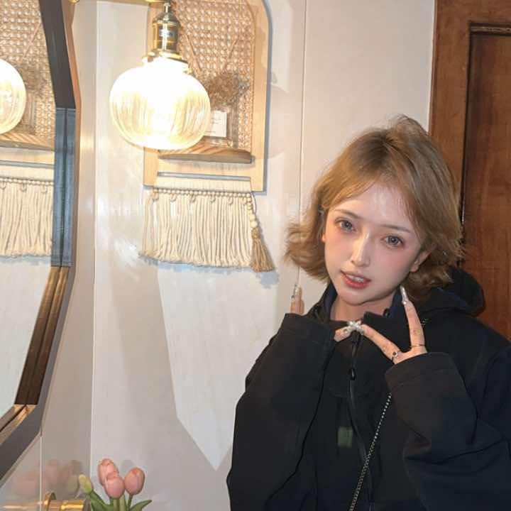 妍廷美睫工作室「半斤八梁小班制」