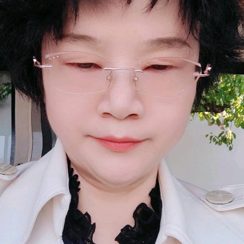 智慧之芳秀巧精品女装