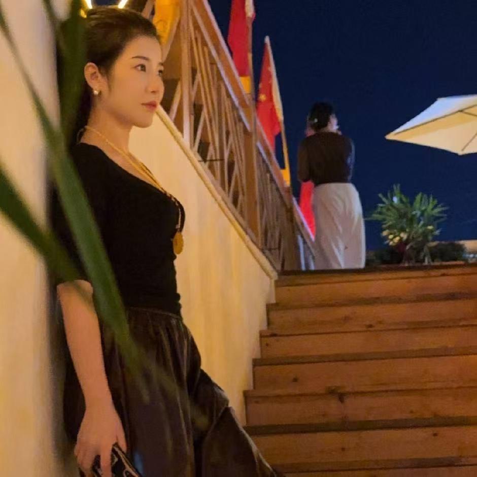 佐丹奴(国贸时尚汇店)让那晚风吹直播号