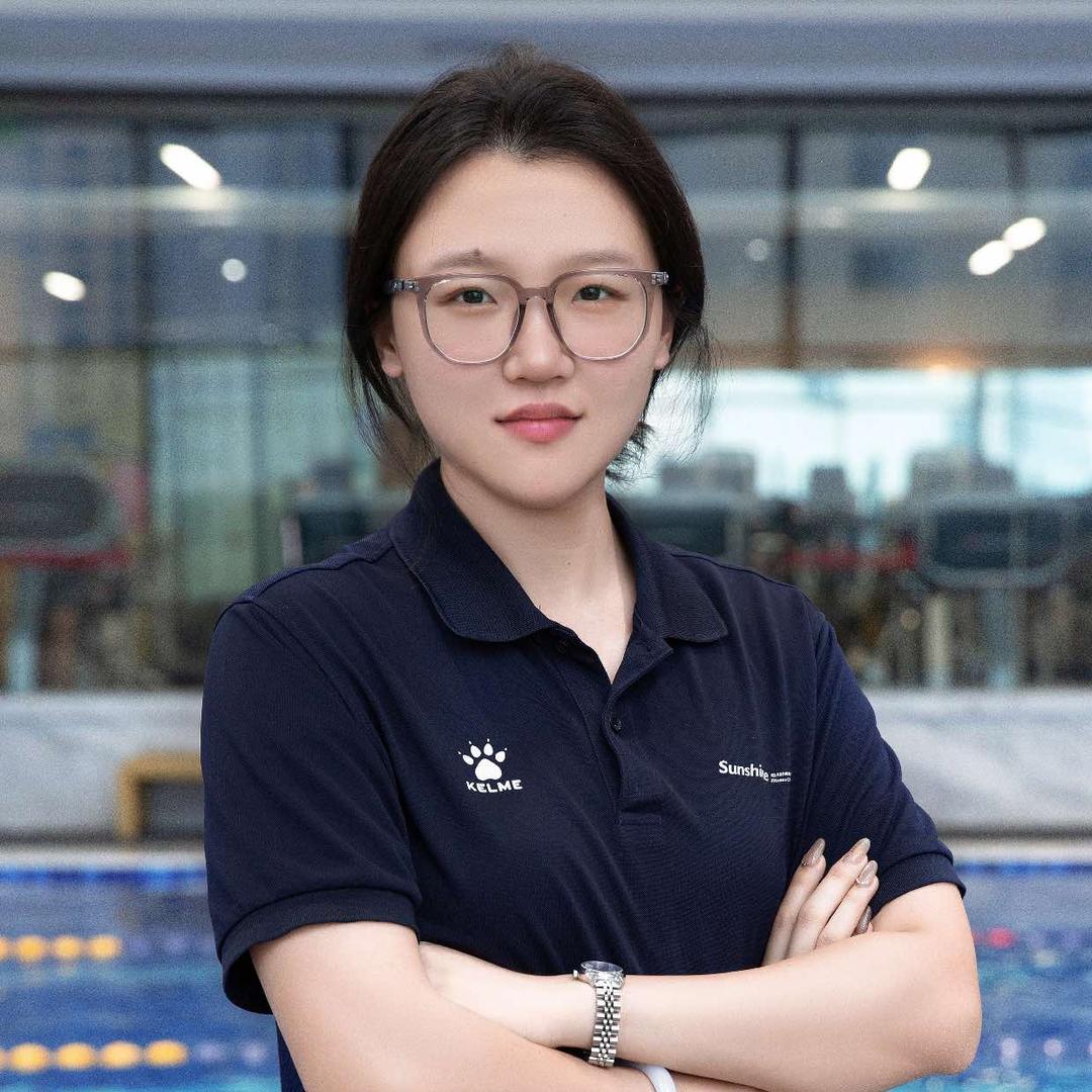 跟着秦教练学游泳阳光健身俱乐部