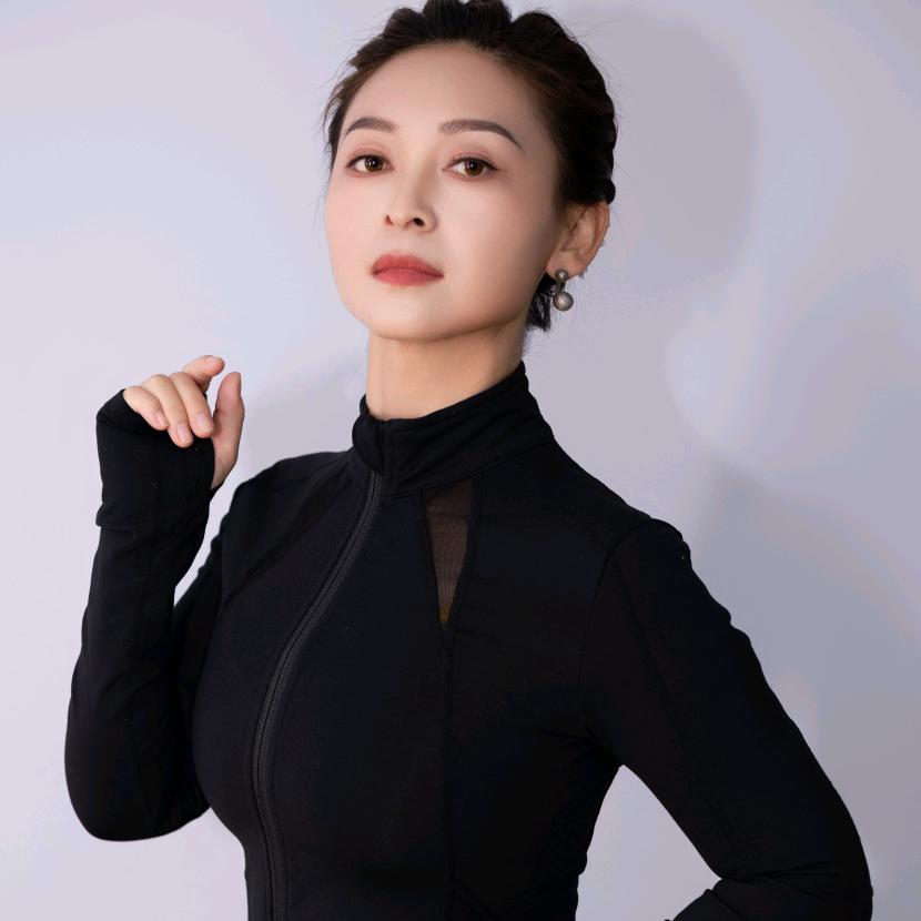 衡水云上瑜伽 钟文