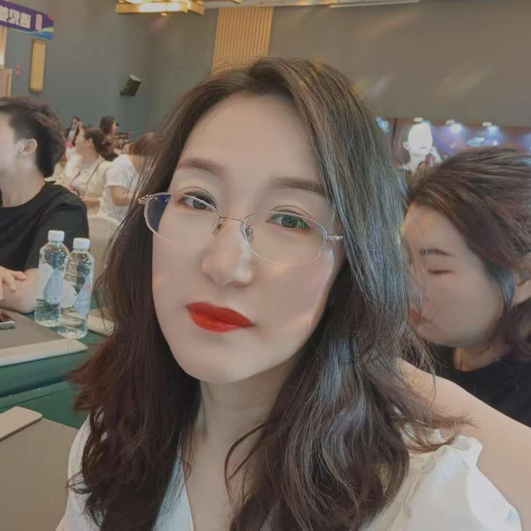 姜小柒佳剪尘除头疗养发馆