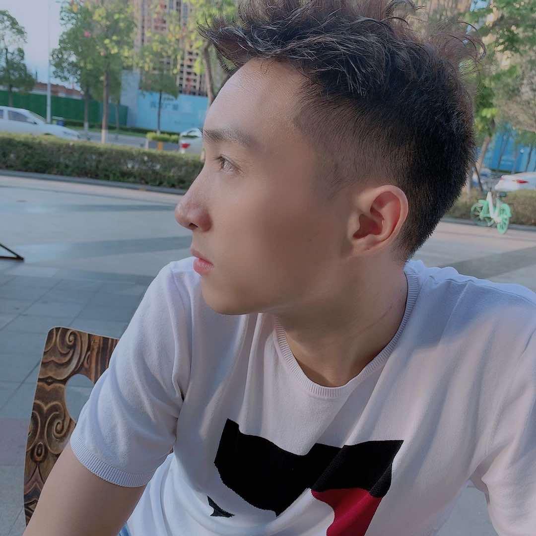 小飞大排档·烧烤.龙虾馆官方号