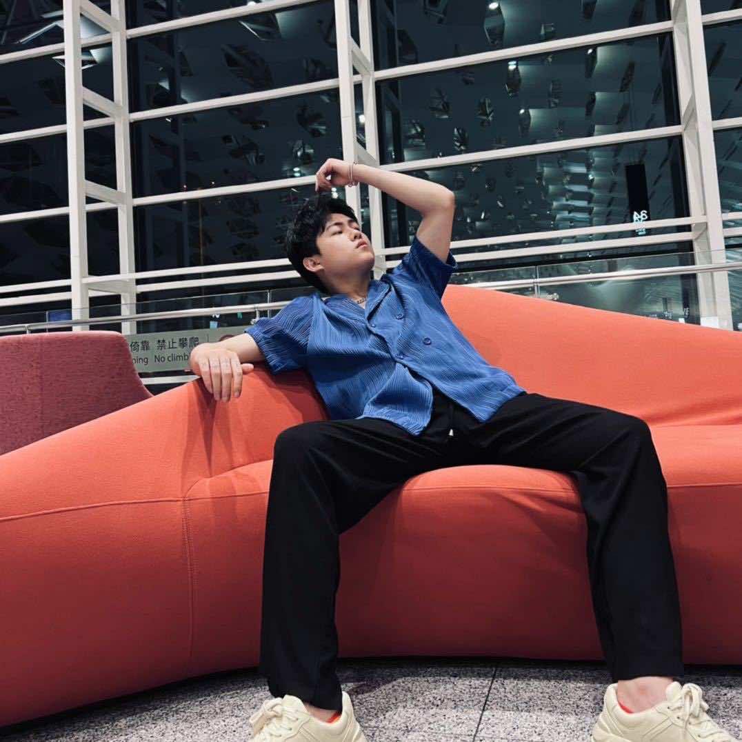 汝州烫发染发导师佳恒