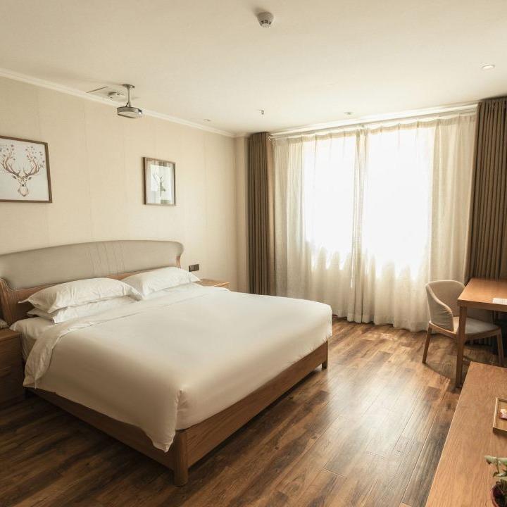 李店轻住·曼辰酒店(西安永宁门地铁站店)