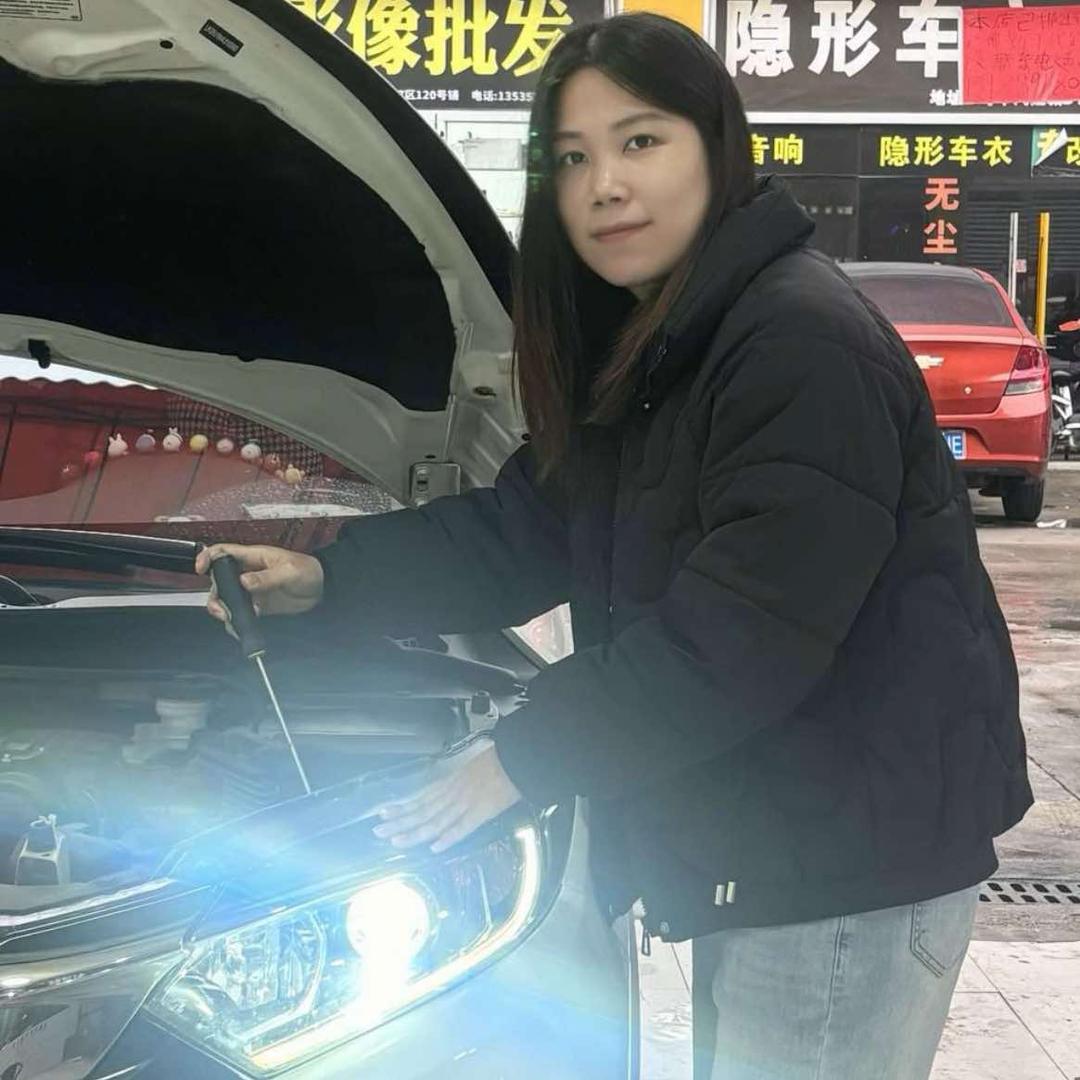 中隆车灯升级 - 阿婷