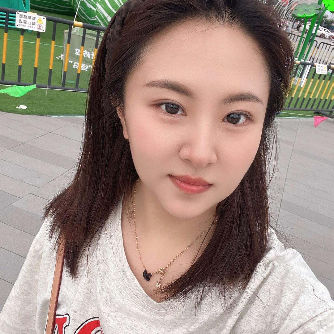 高邮市柚子美甲店