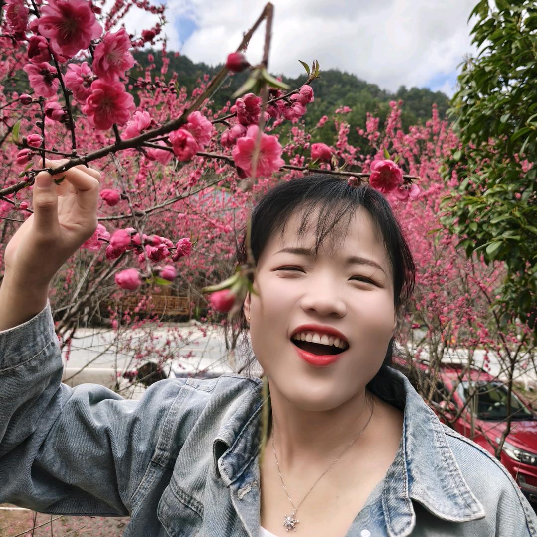 青年烤吧地摊花园烧烤