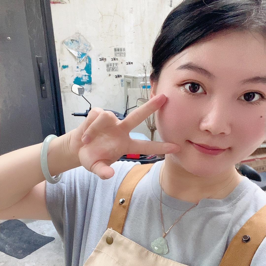 雨晨家爆浆榴莲饼（世博小吃街）