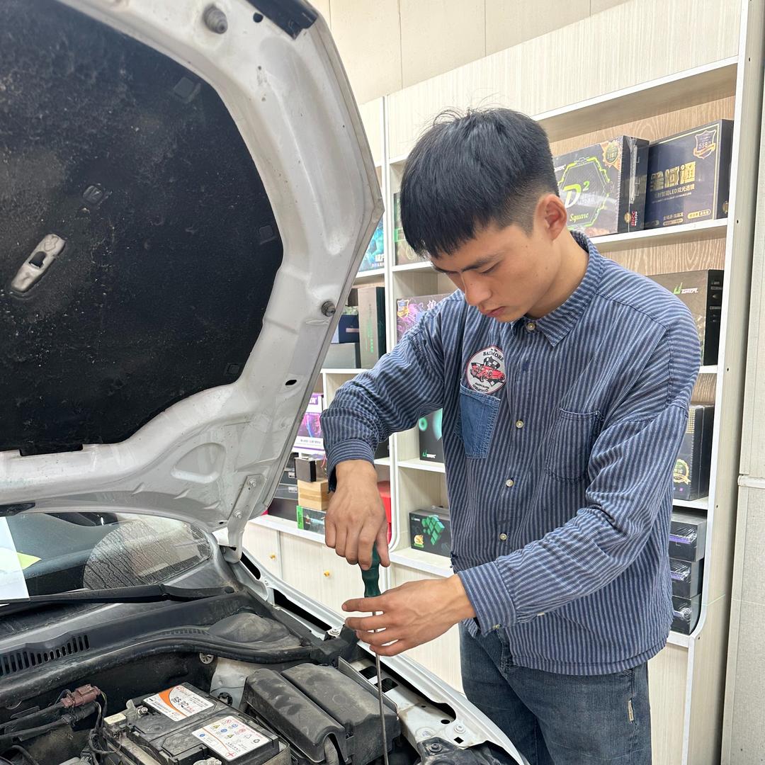 曹县车友汇车灯-广阔