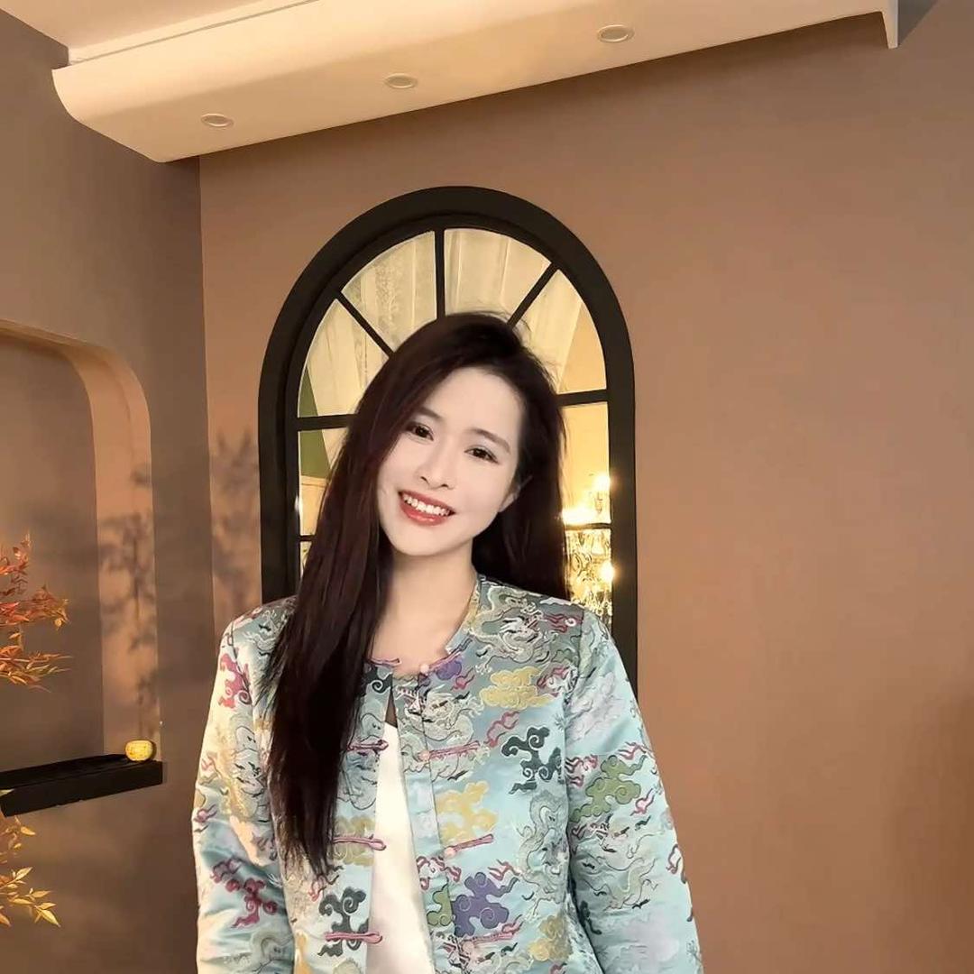 大庆茁蓝私遇轻奢女装