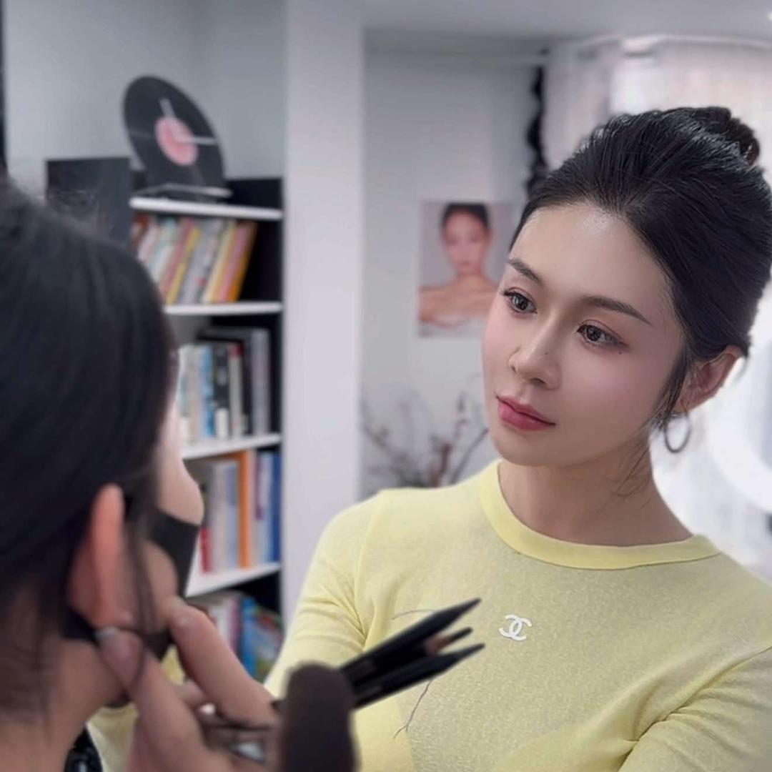 滕州眉若天仙|莫曼佧