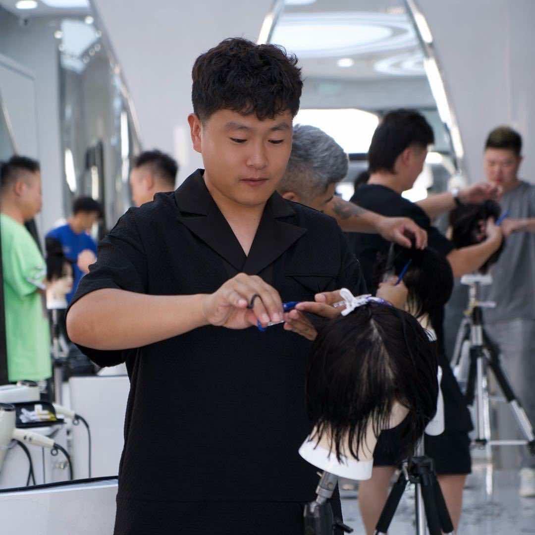长子县欧米造型理发店
